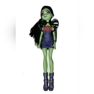 Monster High Halloween Witch Casta Fierce Retired Doll Daughter of Circe 2011